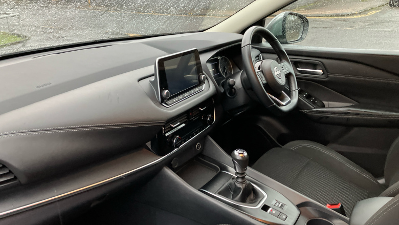 Nissan Qashqai 1.3 DiG-T MH Acenta Premium 5dr Petrol Hatchback